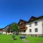 Lantgård Urak *